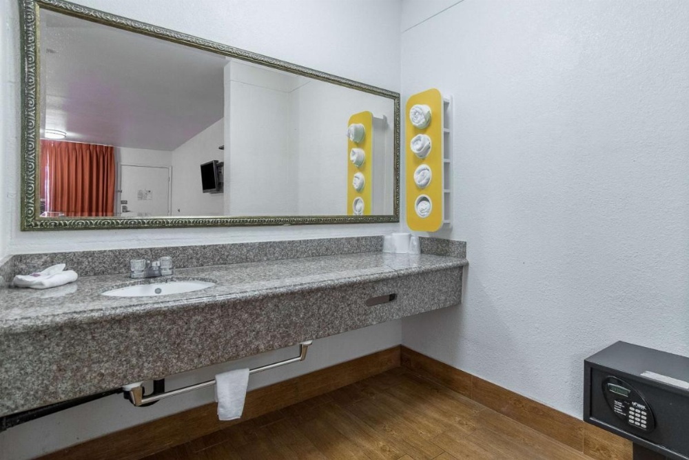 Motel 6 Anaheim -Buena Park Image 35